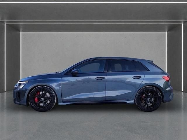 Gebraucht Audi RS3 Sportback Ambiente 400 PS (294 kW) 2023 Daytonagrau perleffekt Kleinwagen