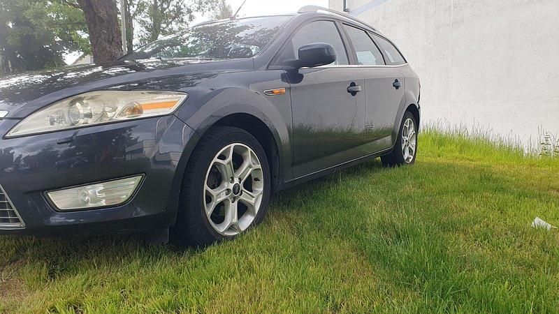 Grau Gebraucht 2009 Ford Mondeo Titanium Kombi | 2.100 € (Superpreis) - Bild 1/4