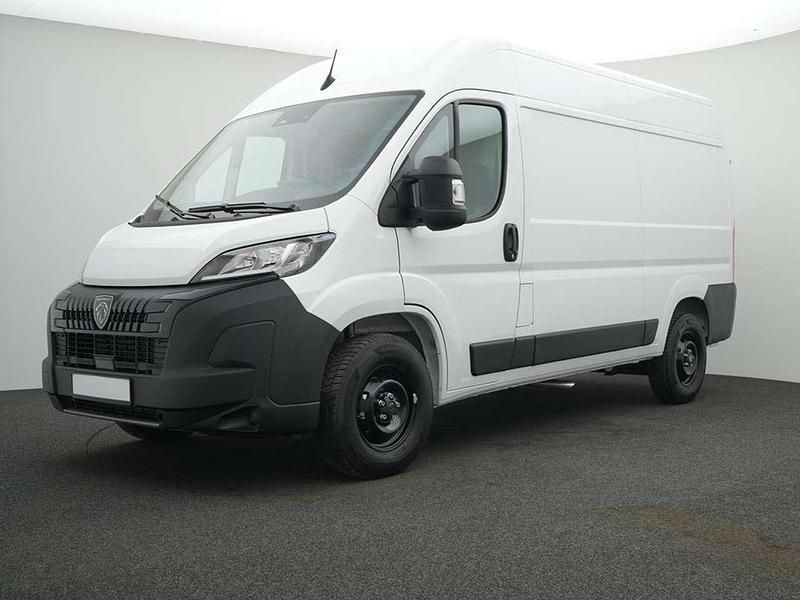 Gebraucht Peugeot Boxer 140 PS (102 kW) 2025 Kaolinweiß Van
