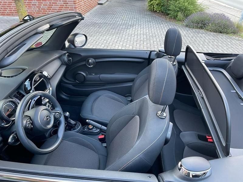 Gebraucht Mini One Cabriolet 102 PS (75 kW) 2019 Schwarz Cabrio