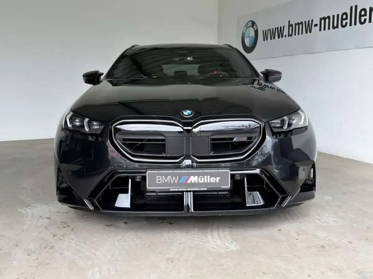 Nowe BMW M5 544 KM (400 kW) 2026 Czarny Sedan/Limuzyna