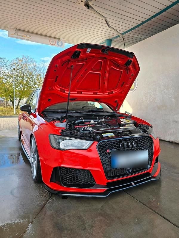 Gebraucht Audi RS3 367 PS (269 kW) 2015 Rot Limousine