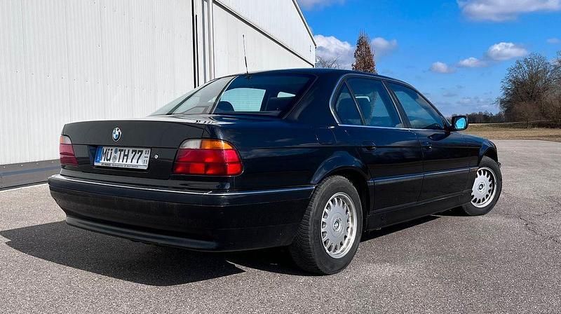 Gebraucht BMW 728 193 PS (141 kW) 1995 Schwarz Limousine