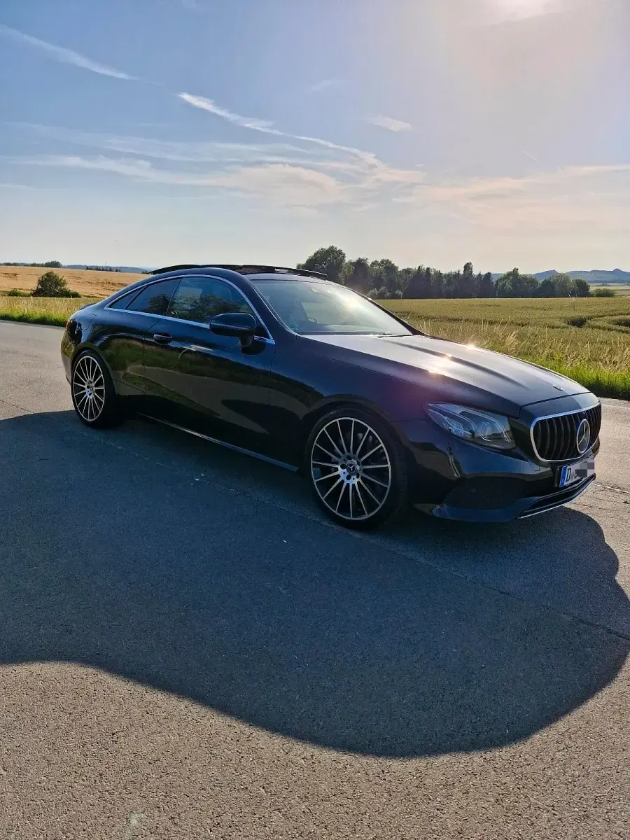 Gebraucht Mercedes E350 AMG 258 PS (189 kW) 2018 Schwarz Coupé
