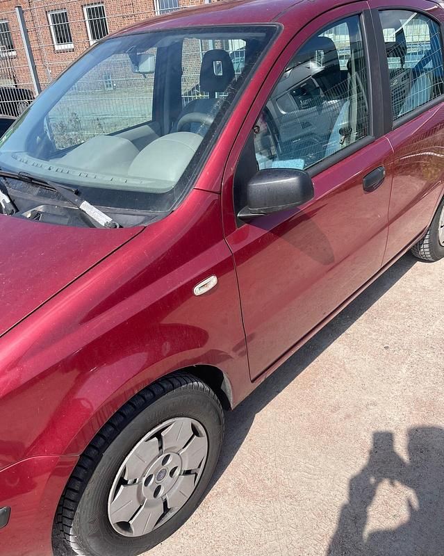 Rot Gebraucht 2005 Fiat Panda Kleinwagen | 1.650 € - Bild 1/4