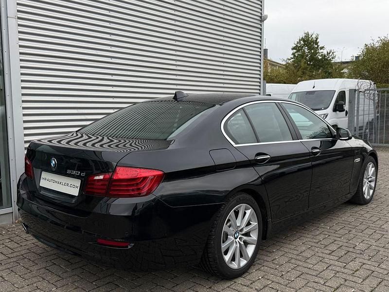 Gebraucht BMW 530 Performance 258 PS (189 kW) 2016 Schwarz (saphirschwarz) Limousine
