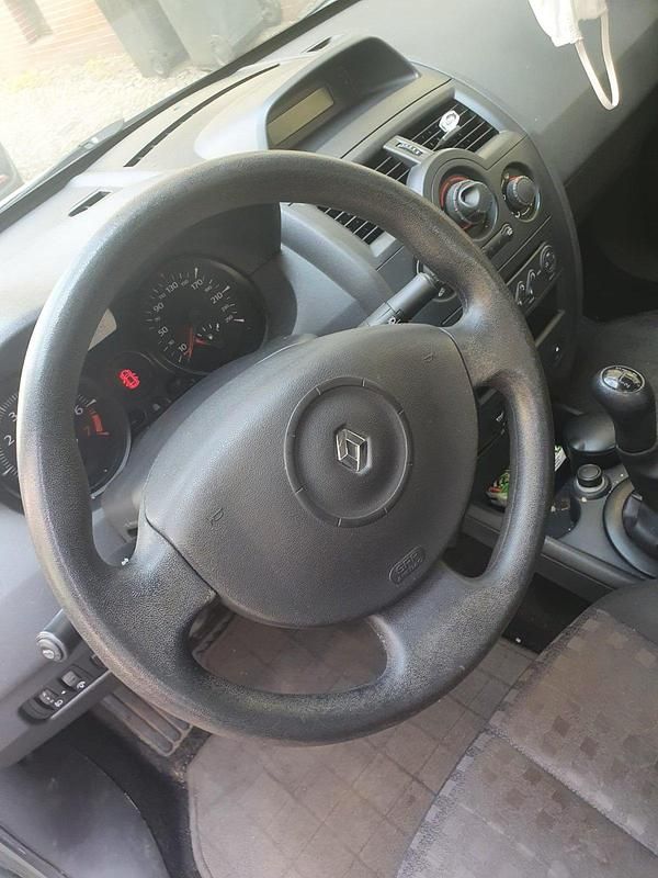 Gebraucht Renault Mégane II 111 PS (81 kW) 2006 Grün Limousine