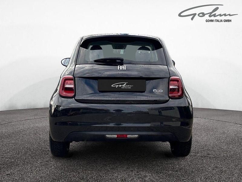 Gebraucht Fiat 500e Action 69 kW (95 PS) 2022 Schwarz Limousine