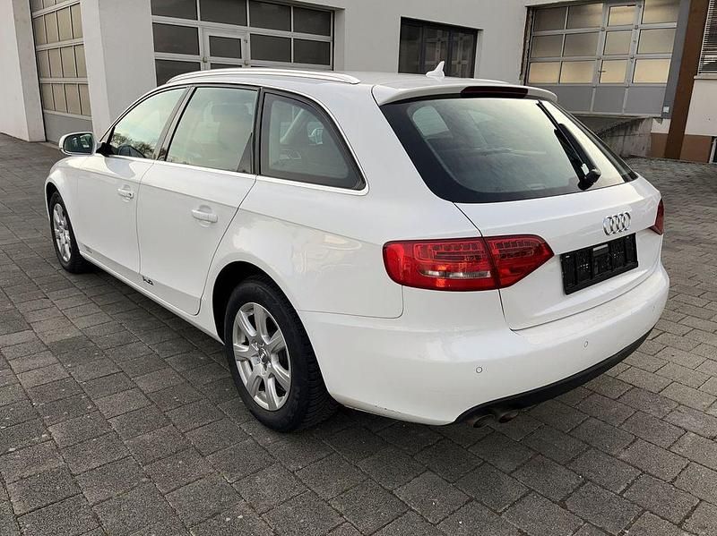 Gebraucht Audi A4 Ambiente 143 PS (105 kW) 2011 Weiß Kombi