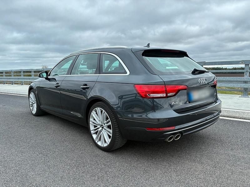 Gebraucht Audi A4 Ambiente 190 PS (139 kW) 2017 Grau Kombi
