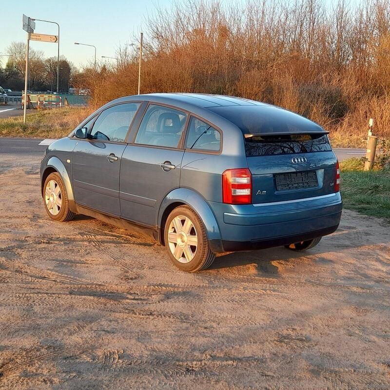 Blau Gebraucht 2001 Audi A2 Kleinwagen | 3.600 € (Teuer) - Bild 1/4