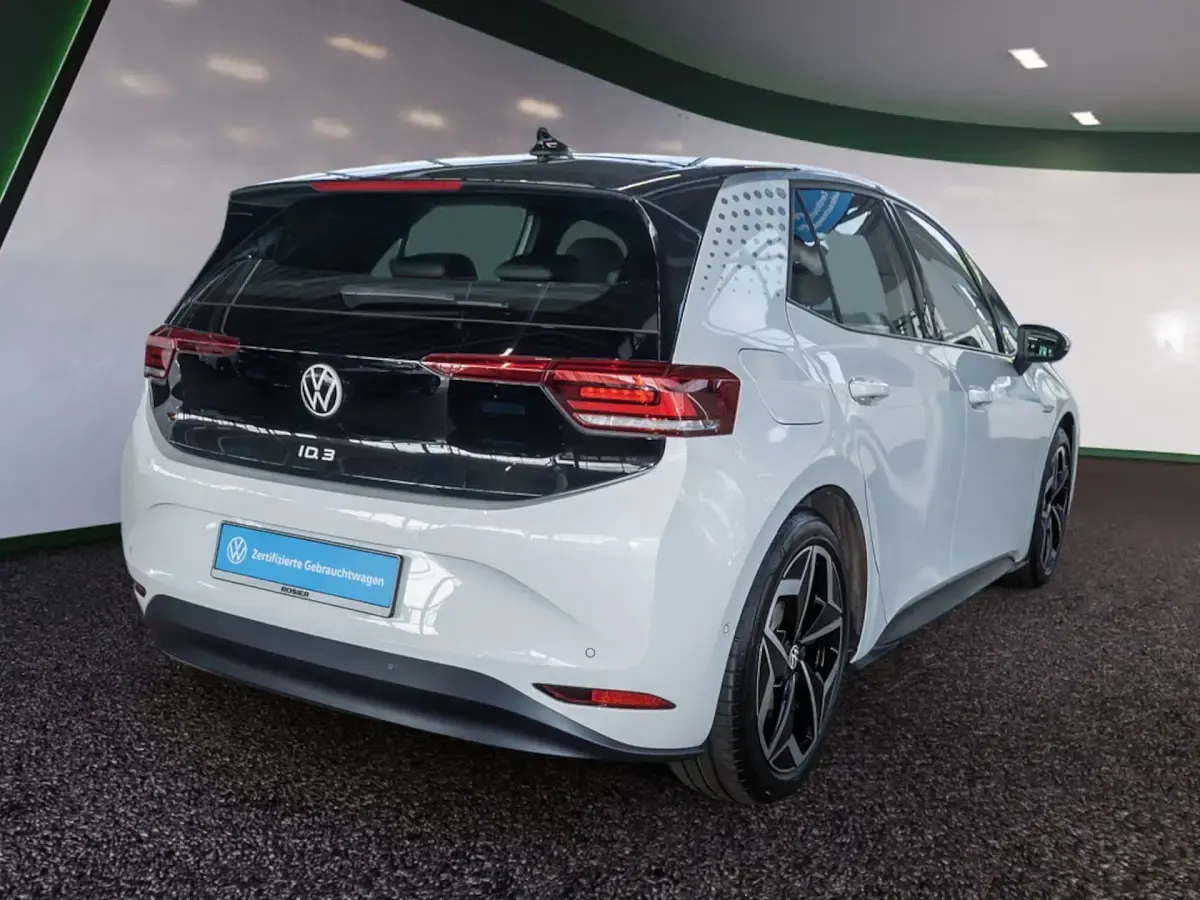 Gebraucht VW ID.3 Pro 150 kW (204 PS) 2023 Weiss / gletscherweiss Kleinwagen