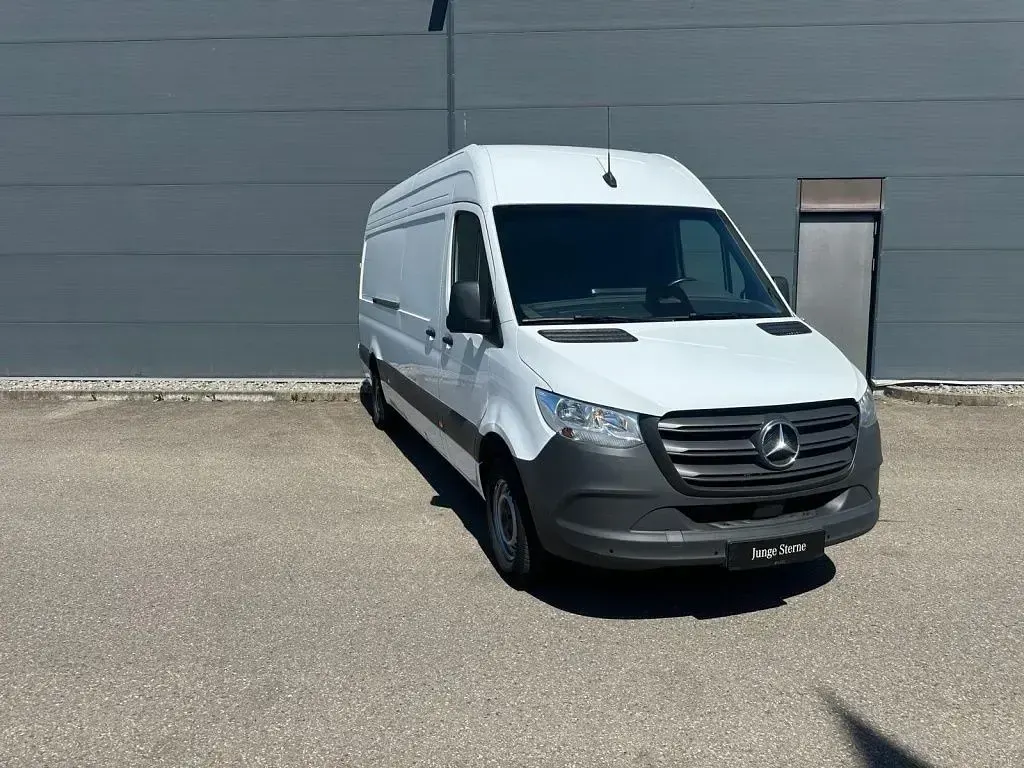 Gebraucht Mercedes Sprinter 170 PS (125 kW) 2025 Arktikweiß Van