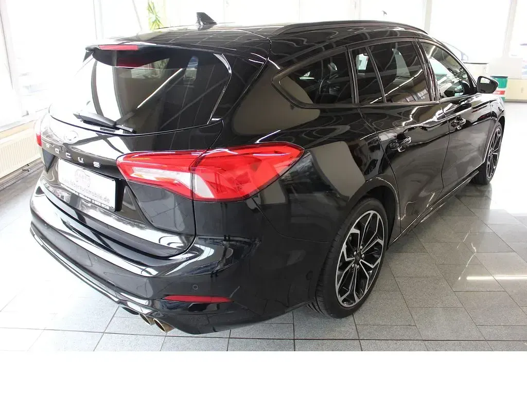 Gebraucht Ford Focus ST-Line 125 PS (91 kW) 2020 Schwarz Kombi