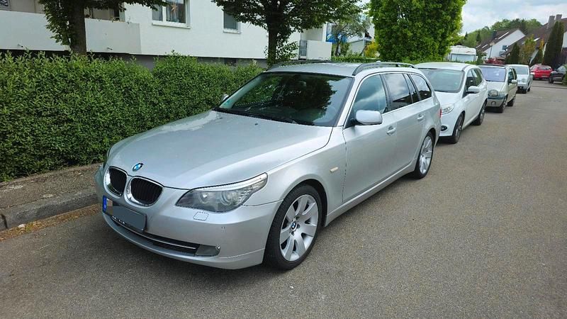 Silber Gebraucht 2009 BMW 520 Kombi | 3.000 € (Superpreis) - Bild 1/4
