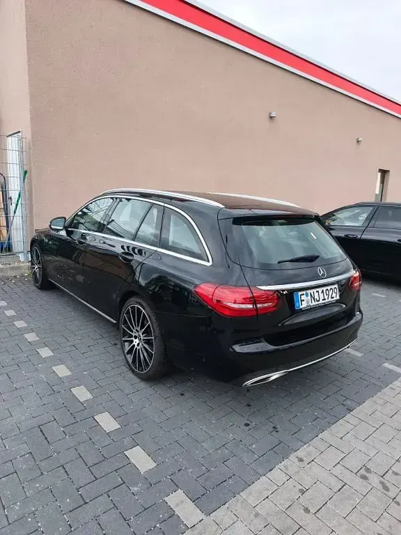 Gebraucht Mercedes C300 258 PS (189 kW) 2018 Schwarz Limousine