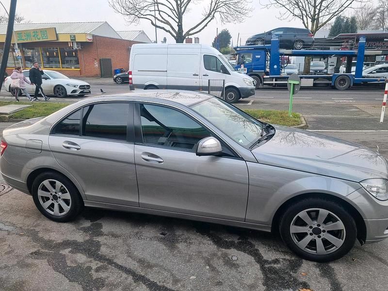 Silber Gebraucht 2008 Mercedes C200 Limousine | 4.550 € (Superpreis) - Bild 1/4