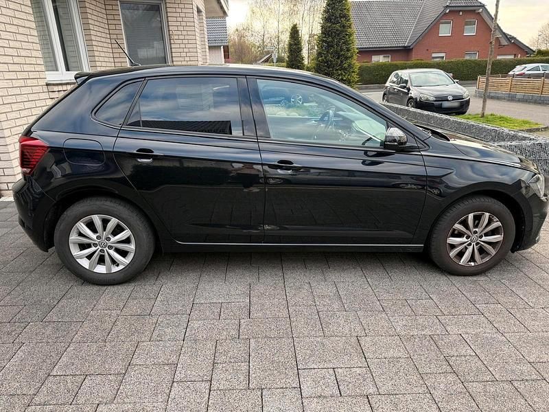 Gebraucht VW Polo Highline 95 PS (69 kW) 2018 Schwarz Kleinwagen