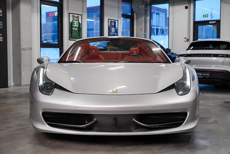 Gebraucht Ferrari 458 570 PS (419 kW) 2014 Silber Cabrio