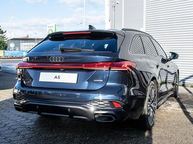 Gebraucht Audi A5 Ambiente 367 PS (269 kW) 2026 Blau Kombi
