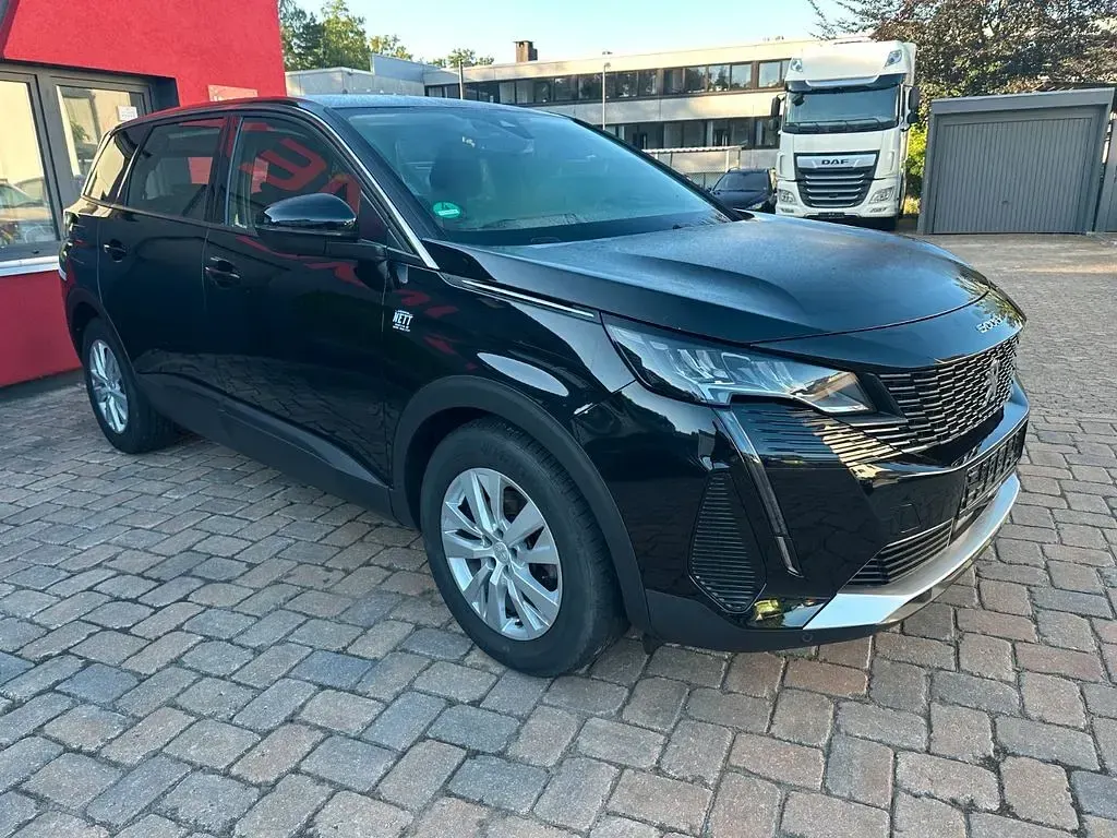 Gebraucht Peugeot 5008 Active 131 PS (96 kW) 2022 Schwarz SUV