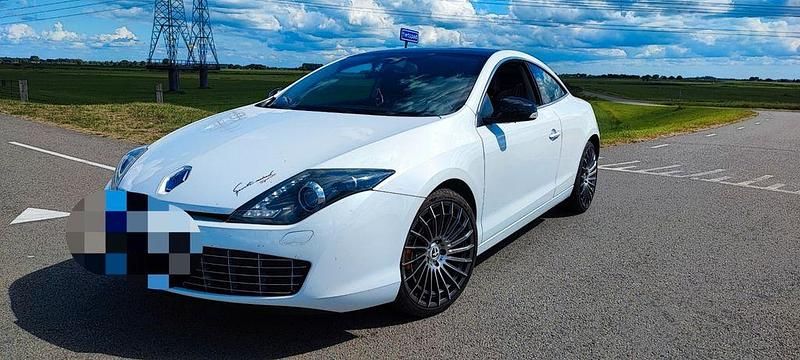Gebraucht Renault Laguna III 173 PS (127 kW) 2012 Weiß Coupé