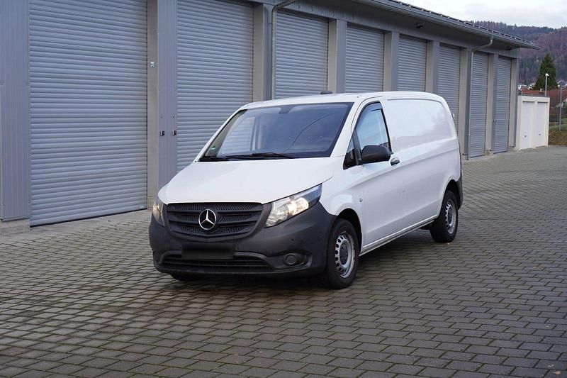 Gebraucht Mercedes Vito 114 PS (83 kW) 2017 Weiß Van
