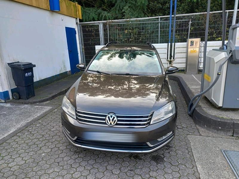 Usata VW Passat 122 CV (89 kW) 2013 Marrone Station wagon