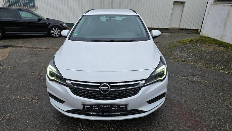 Weiß Gebraucht 2016 Opel Astra Kombi | 5.000 € (Superpreis) - Bild 1/4