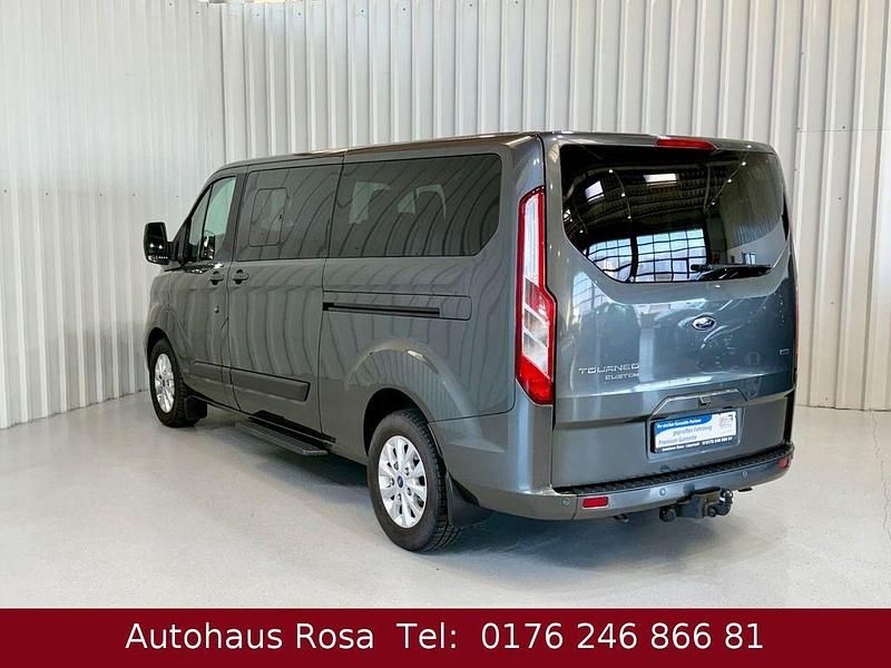 Gebraucht Ford Tourneo Titanium 131 PS (96 kW) 2018 Grau Van / Kleinbus