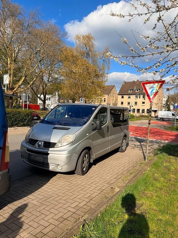 Gebraucht Renault Trafic 114 PS (83 kW) 2010 Silber Van / Kleinbus