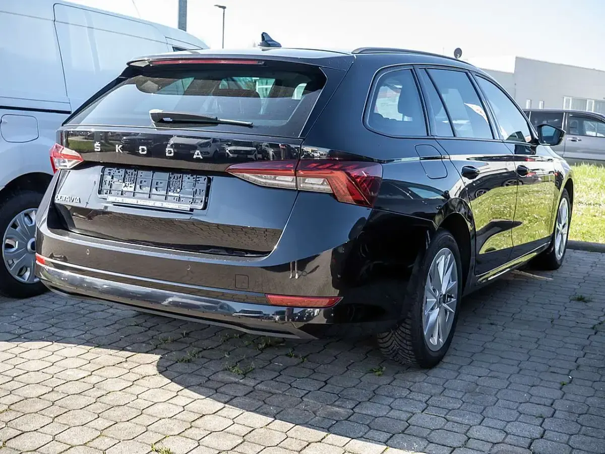 Gebraucht Skoda Octavia Ambition 150 PS (110 kW) 2020 Schwarz Kombi