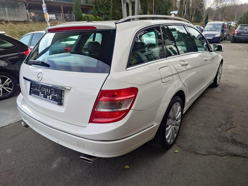 Gebraucht Mercedes C320 225 PS (165 kW) 2009 Weiß Kombi
