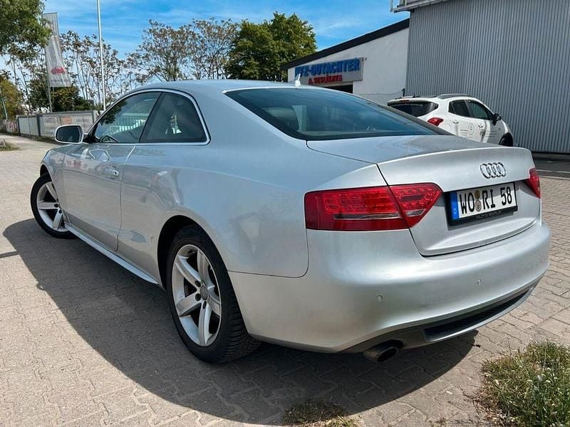 Second-hand Audi A5 S-Line 239 CP (175 kW) 2010 Argintiu Coupe