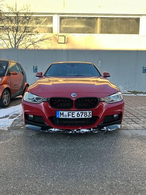 Rot Gebraucht 2015 BMW 320 M Sport Limousine | 17.000 € (Guter Preis) - Bild 1/4