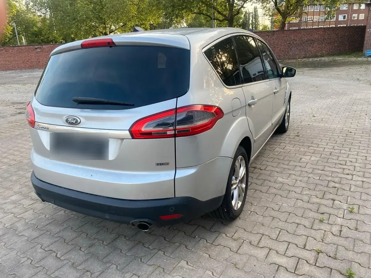 Gebraucht Ford S-MAX S 175 PS (128 kW) 2010 Silber Van / Kleinbus
