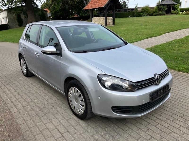 Silber Gebraucht 2009 VW Golf VI Comfortline Limousine | 5.850 € (Fairer Preis) - Bild 1/4