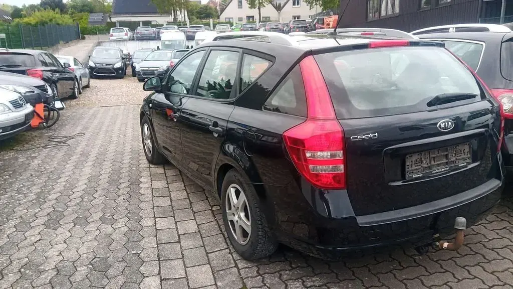 Gebraucht Kia Ceed 126 PS (92 kW) 2008 Schwarz Kleinwagen