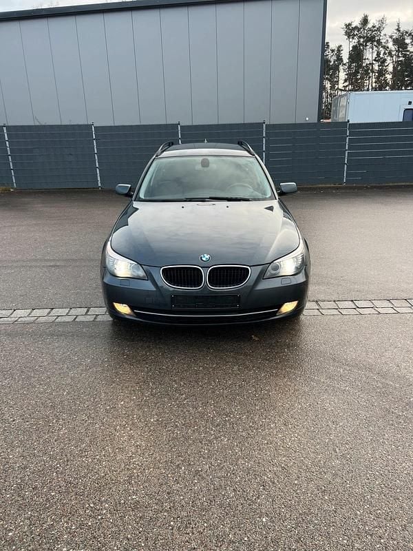 Grau Gebraucht 2009 BMW 520 Kombi | 3.900 € (Guter Preis) - Bild 1/4