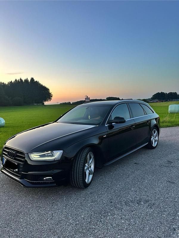 Schwarz Gebraucht 2014 Audi A4 S-Line Kombi | 11.500 € (Etwas zu teuer) - Bild 1/4