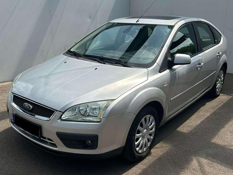 Silber Gebraucht 2006 Ford Focus Ghia Limousine | 3.650 € (Fairer Preis) - Bild 1/4