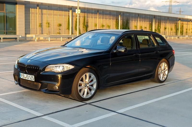Schwarz Gebraucht 2013 BMW 535 Shadowline Kombi | 10.999 € (Guter Preis) - Bild 1/4