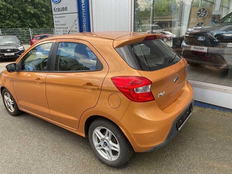 Gebraucht Ford Ka Plus Cool & Sound Edition 86 PS (63 kW) 2017 Sparkling gold (metallic) metallic Kleinwagen