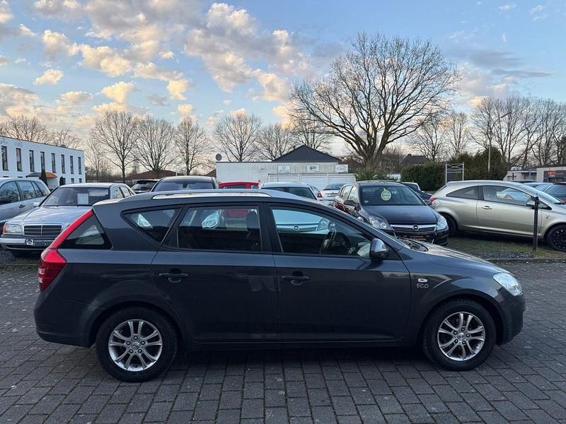 Gebraucht Kia Ceed Sportswagon 90 PS (66 kW) 2008 Grau Kombi