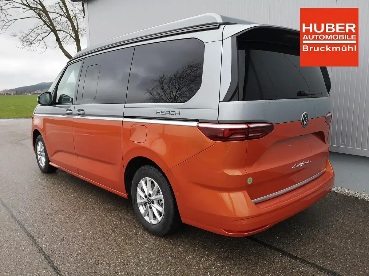 Neu VW T7 Beach 150 PS (110 kW) 2025 Monosilber metallic / energetic orange metallic Van