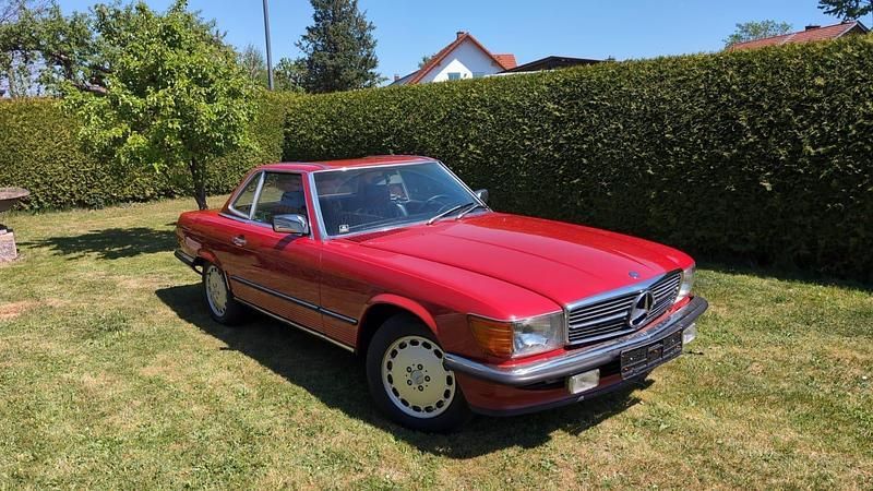 Rot Gebraucht 1987 Mercedes 560 Cabrio | 32.900 € - Bild 1/1
