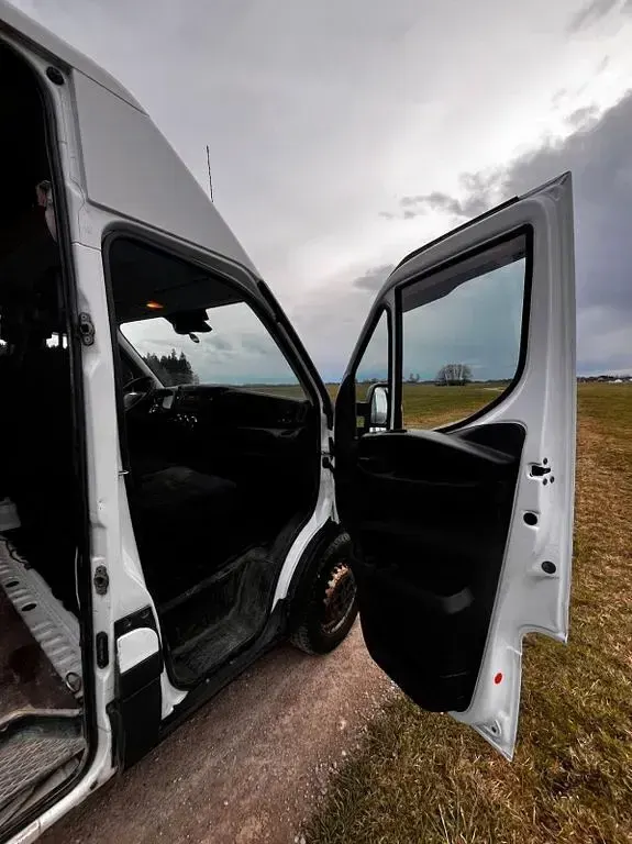 Gebraucht Iveco Daily 156 PS (114 kW) 2018 Weiß Limousine