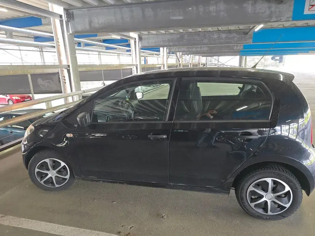 Usado VW up! take up! 60 CV (44 kW) 2013 Negro Utilitario