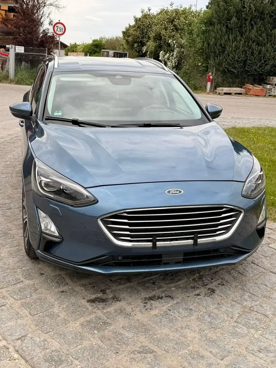 Używany Ford Focus Titanium 182 KM (133 kW) 2019 Niebieski Kombi