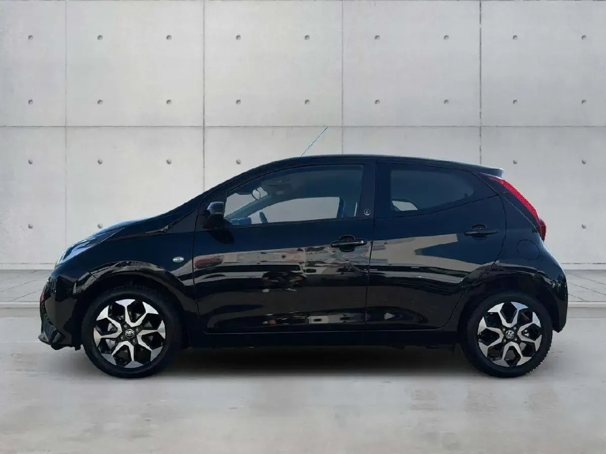 Gebraucht Toyota Aygo X X-play 72 PS (52 kW) 2021 Black mica SUV
